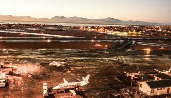 Исландский аэропорт Кефлавик ставит новый рекорд
