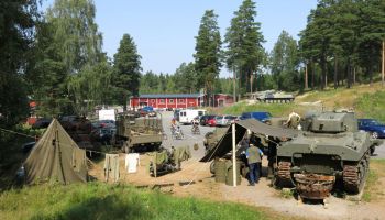 Финляндия: Танковый музей собирает любителей военной истории и техники