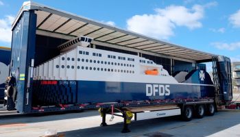 Дания: самое большое судно из Lego спущено на воду