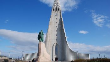 Исландия: столичный храм зарабатывает на туристах