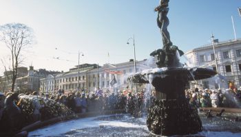 Финляндия: скульптуру Хавис Аманда предлагают перенести